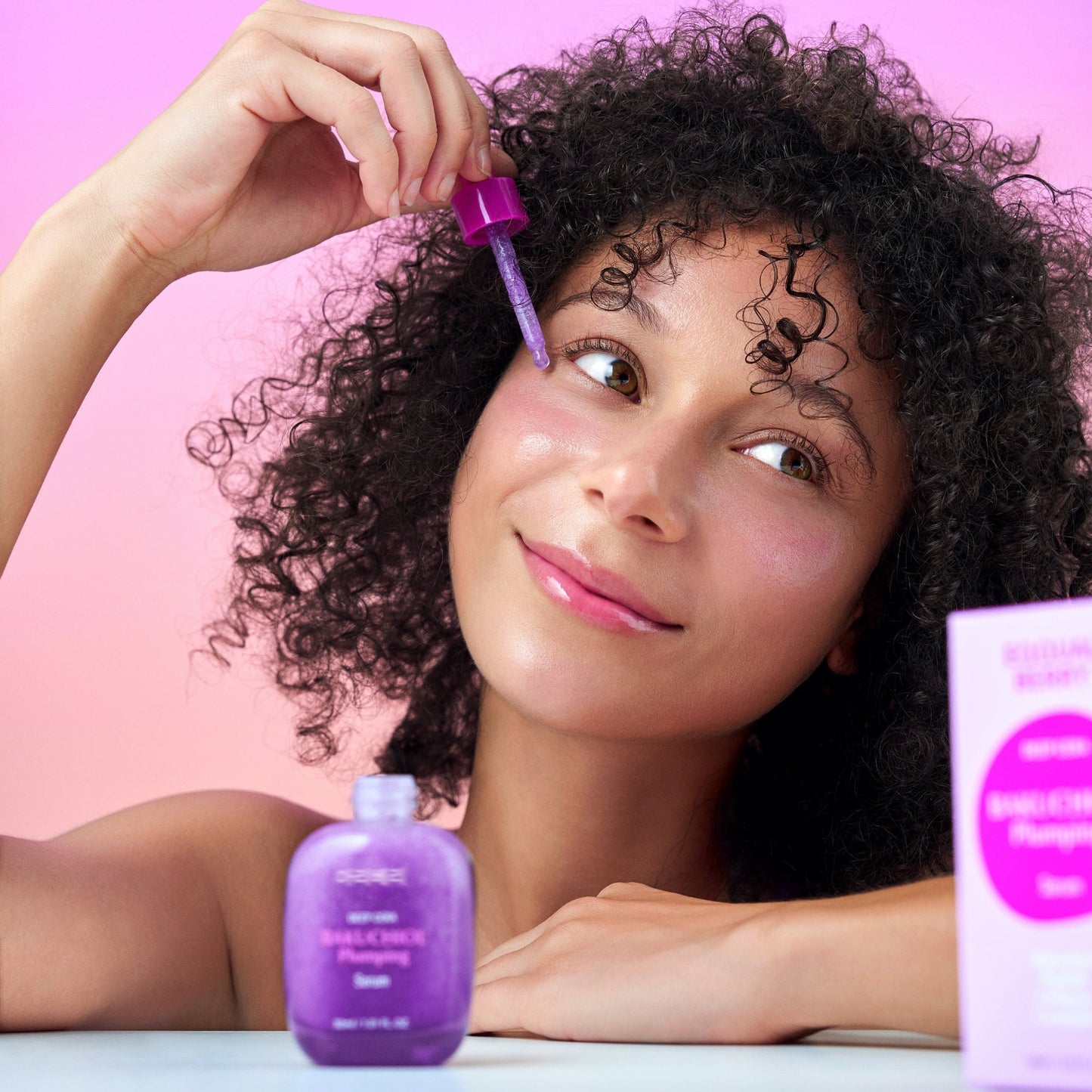 Bakuchiol Plumping Serum-Plumping Skin and Tightening Pores.